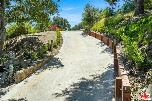 14858 Round Valley Drive, Sherman Oaks, CA 91403