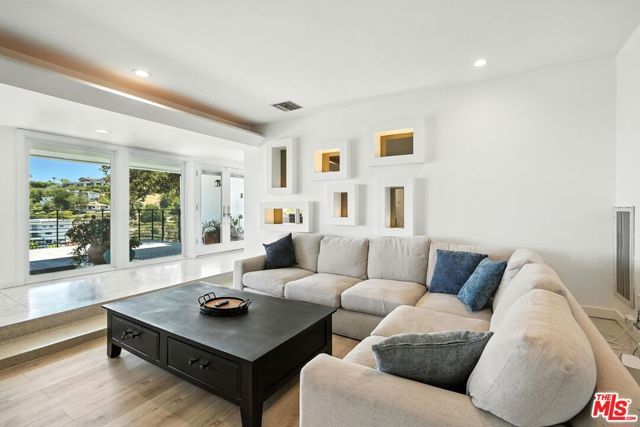 14858 Round Valley Drive, Sherman Oaks, CA 91403