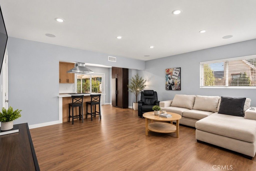 17610 Scherzinger, Canyon Country, CA 91387 — photo 3