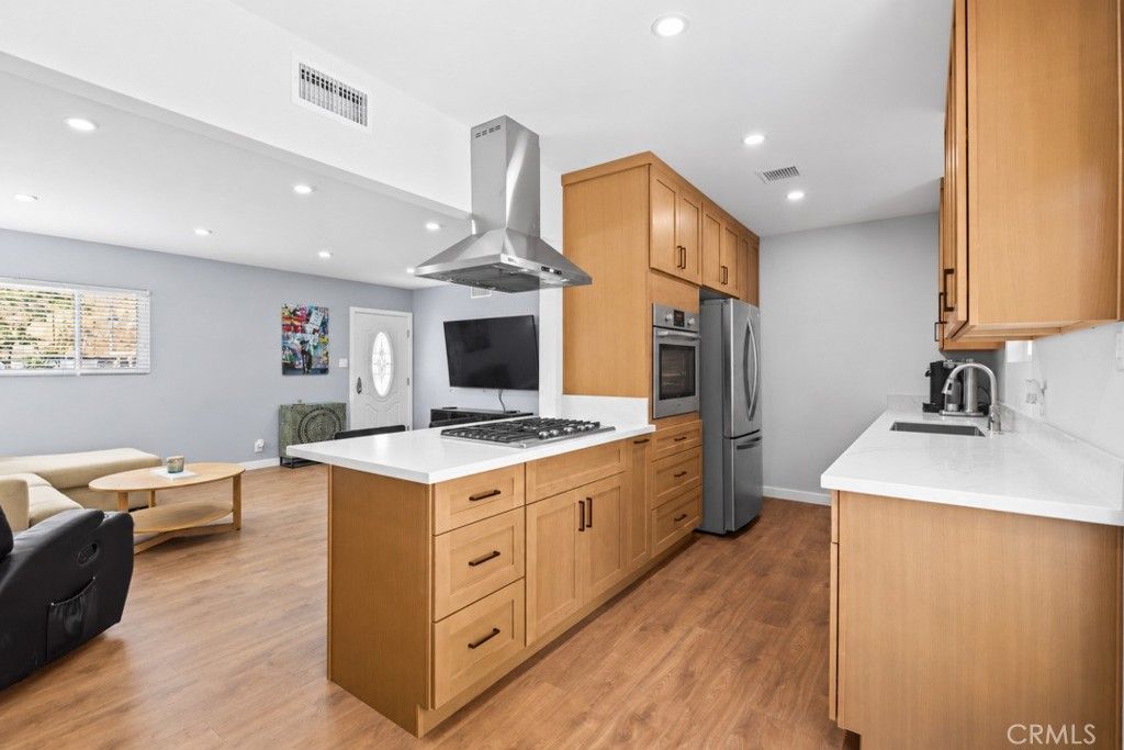 17610 Scherzinger, Canyon Country, CA 91387 — photo 5