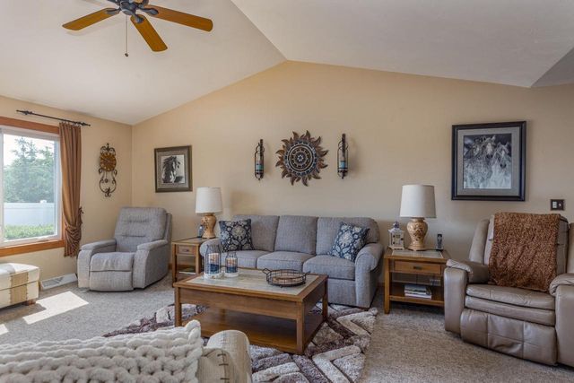 N2290 HOLY HILL DRIVE, Greenville, WI 54942