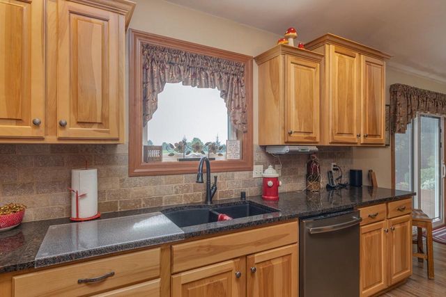 N2290 HOLY HILL DRIVE, Greenville, WI 54942