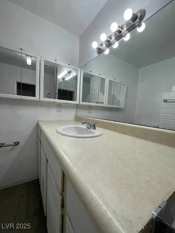 4560 Rancho Hills Drive, Las Vegas, NV 89119