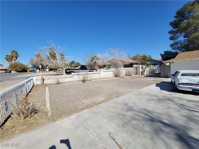 4560 Rancho Hills Drive, Las Vegas, NV 89119