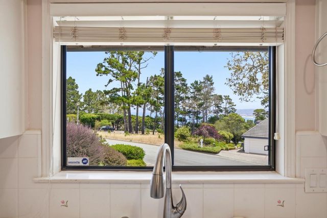9 Sommerset Vale, Monterey, CA 93940