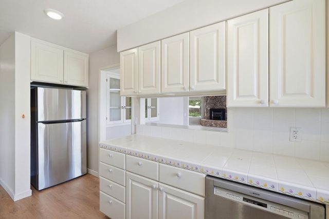 9 Sommerset Vale, Monterey, CA 93940
