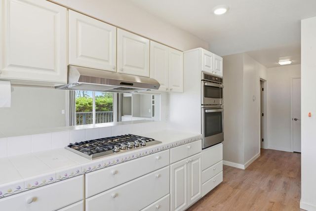 9 Sommerset Vale, Monterey, CA 93940