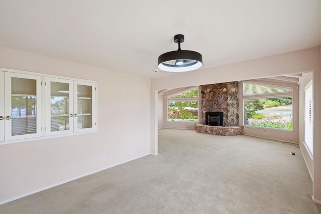 9 Sommerset Vale, Monterey, CA 93940