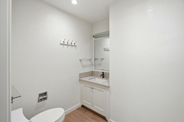 9 Sommerset Vale, Monterey, CA 93940