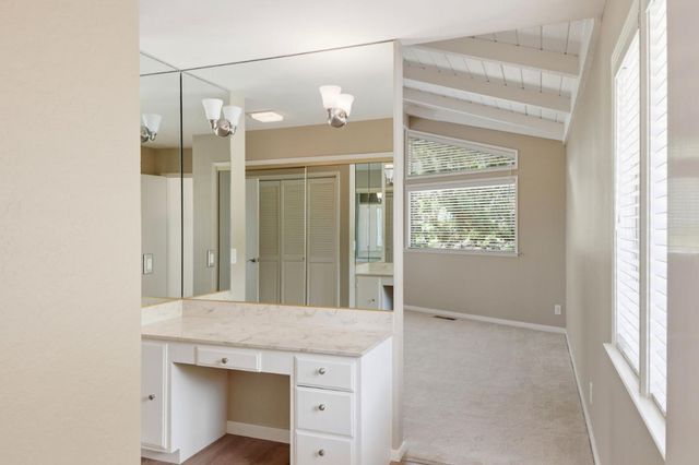 9 Sommerset Vale, Monterey, CA 93940