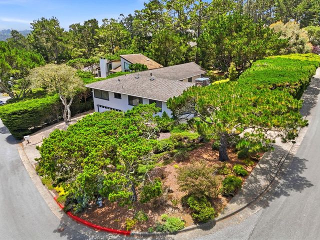 9 Sommerset Vale, Monterey, CA 93940