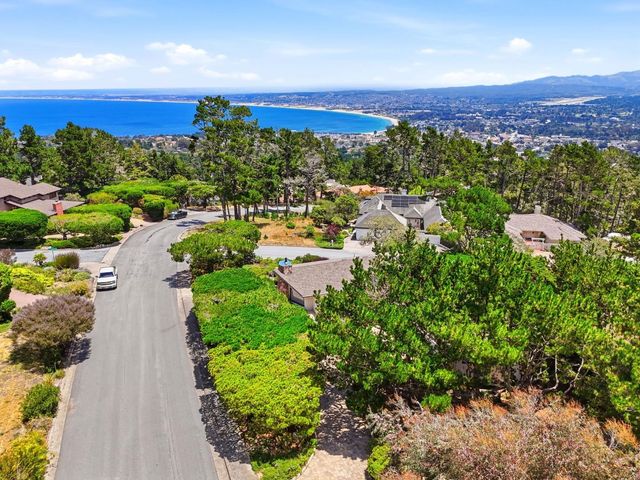 9 Sommerset Vale, Monterey, CA 93940