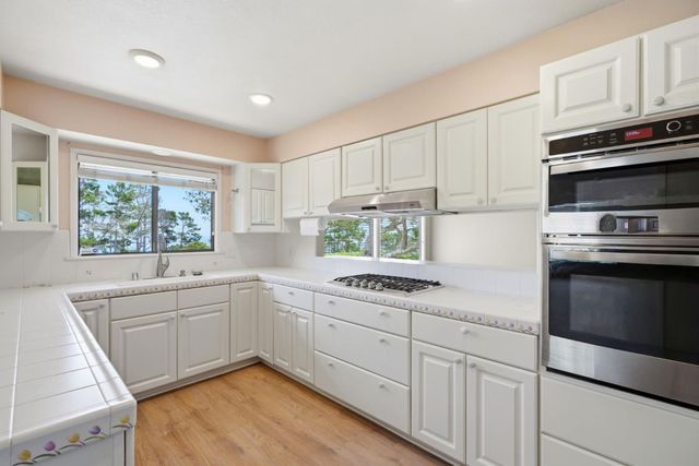 9 Sommerset Vale, Monterey, CA 93940