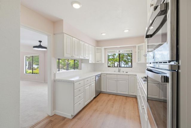 9 Sommerset Vale, Monterey, CA 93940