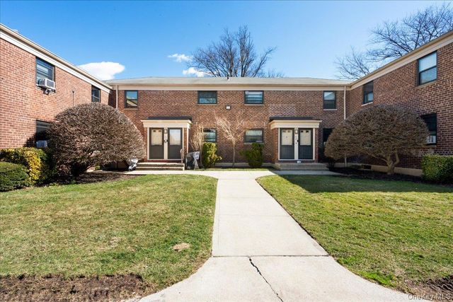 7343 217th Street 366B1, Oakland Gardens, NY 11364