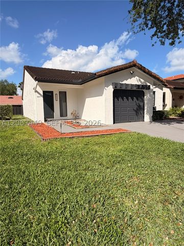 6641 NW 174th Ter, Hialeah, FL 33015