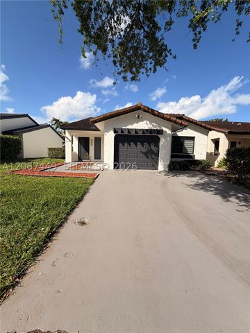 6641 NW 174th Ter, Hialeah, FL 33015