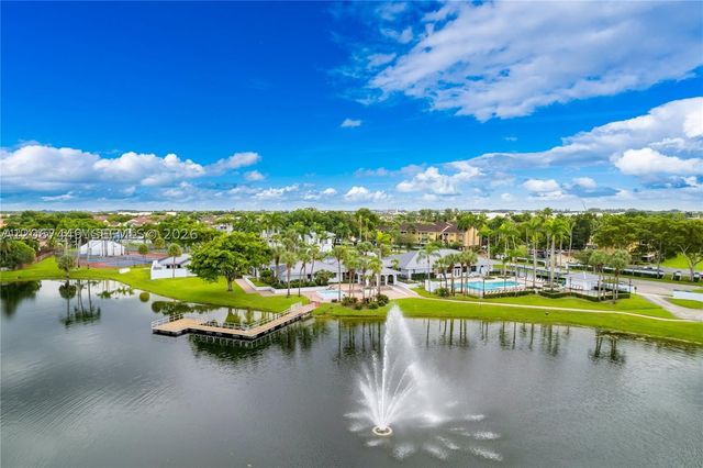 6641 NW 174th Ter, Hialeah, FL 33015