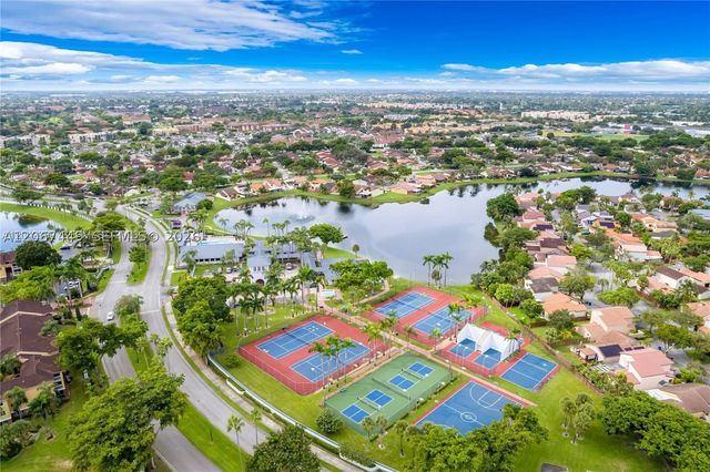 6641 NW 174th Ter, Hialeah, FL 33015
