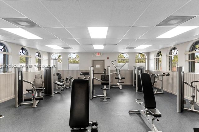 6641 NW 174th Ter, Hialeah, FL 33015