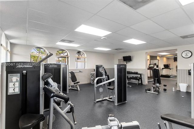 6641 NW 174th Ter, Hialeah, FL 33015