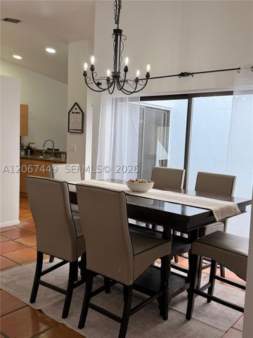 6641 NW 174th Ter, Hialeah, FL 33015