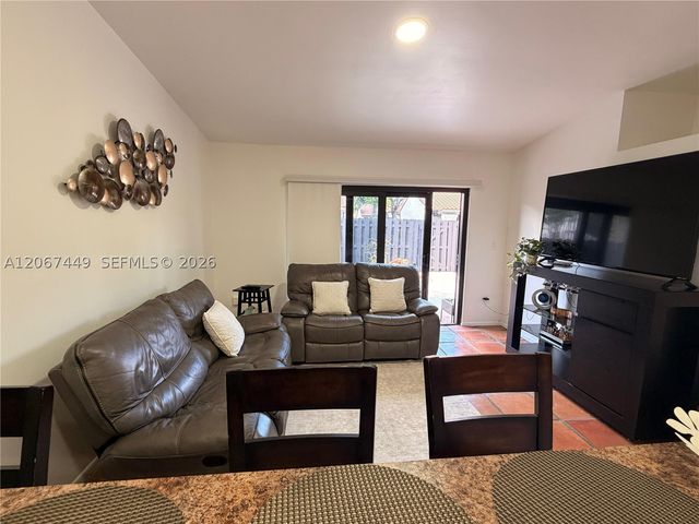 6641 NW 174th Ter, Hialeah, FL 33015