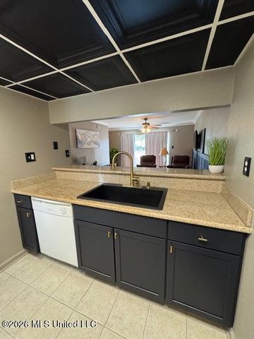 3230 Cumberland Road, 35, Ocean Springs, MS 39564