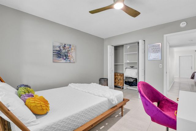 302 Norwich M, West Palm Beach, FL 33417