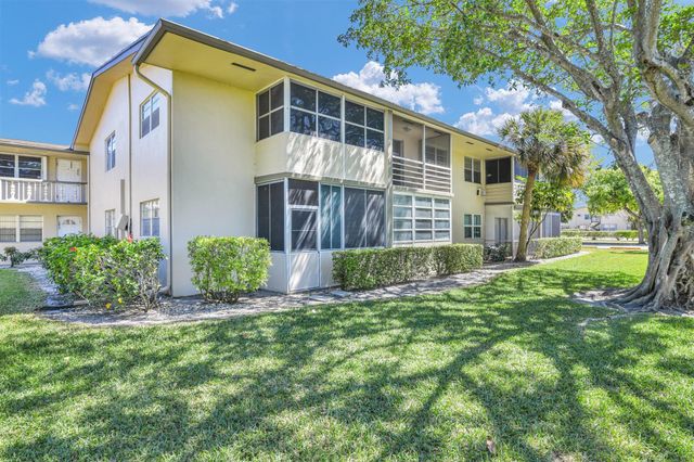 302 Norwich M, West Palm Beach, FL 33417