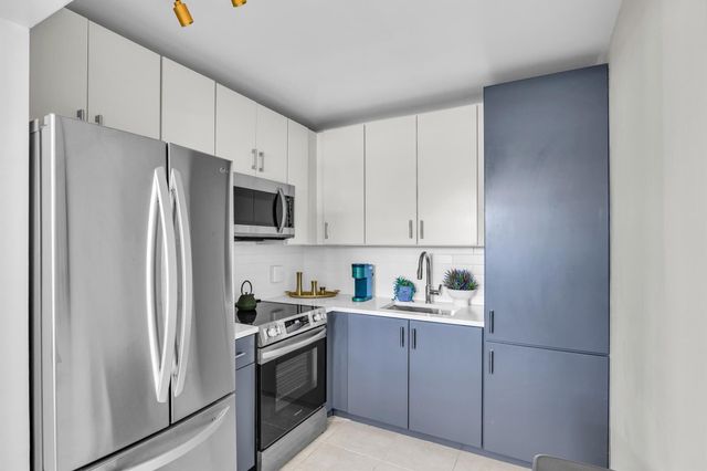 302 Norwich M, West Palm Beach, FL 33417