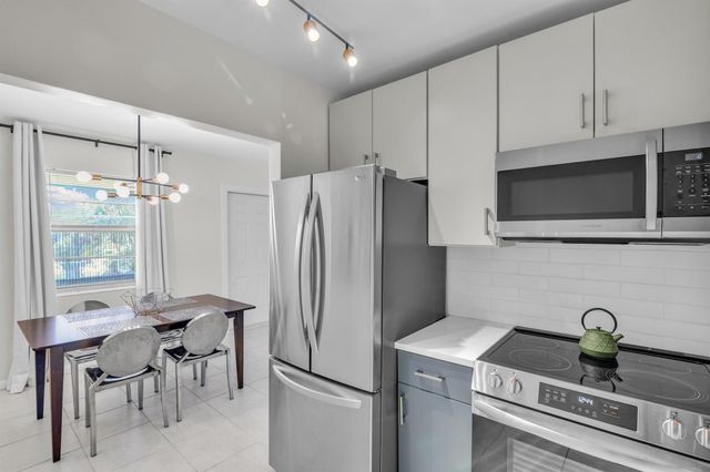 302 Norwich M, West Palm Beach, FL 33417