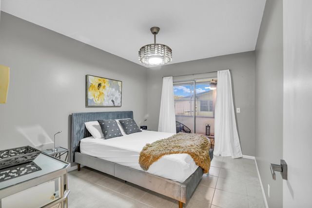 302 Norwich M, West Palm Beach, FL 33417