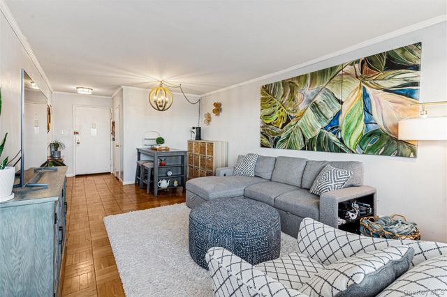 10230 66 Road 15G, Forest Hills, NY 11375