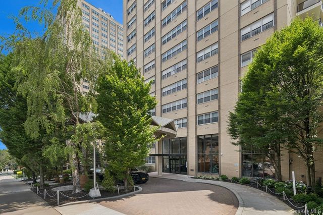 10230 66 Road 15G, Forest Hills, NY 11375