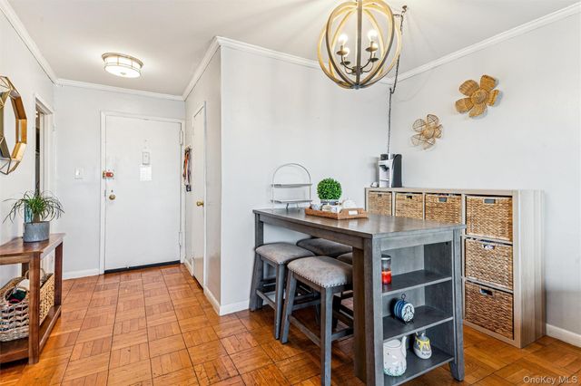 10230 66 Road 15G, Forest Hills, NY 11375