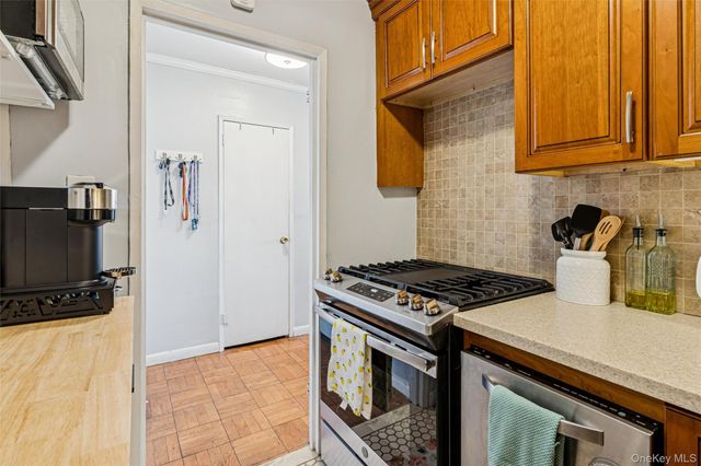 10230 66 Road 15G, Forest Hills, NY 11375