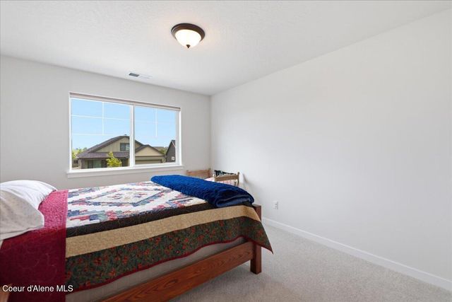 1096 E Percival LN, Post Falls, ID 83854