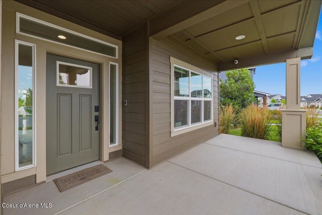 1096 E Percival LN, Post Falls, ID 83854