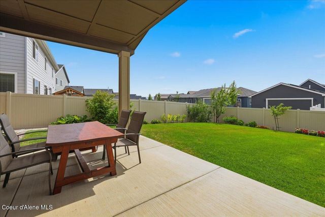 1096 E Percival LN, Post Falls, ID 83854