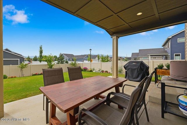 1096 E Percival LN, Post Falls, ID 83854