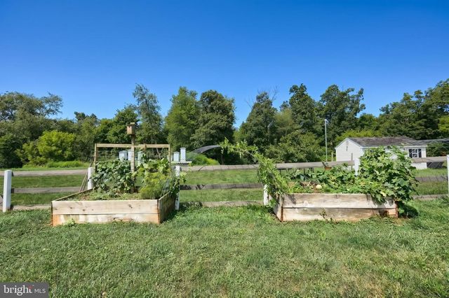 1018 TRINITY RD, Felton, PA 17322