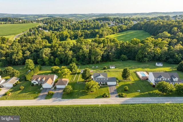 1018 TRINITY RD, Felton, PA 17322