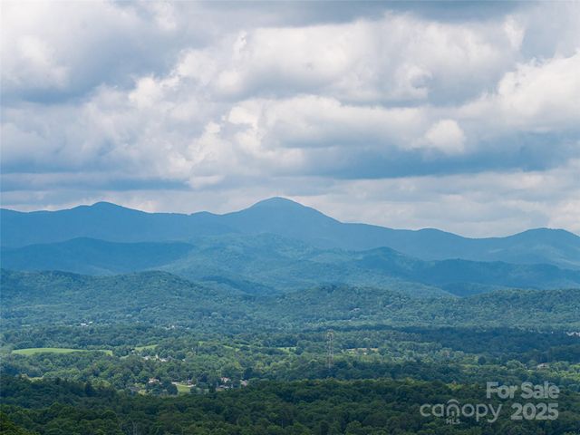 24 S Watchman Drive 10 & 11, Hendersonville, NC 28792
