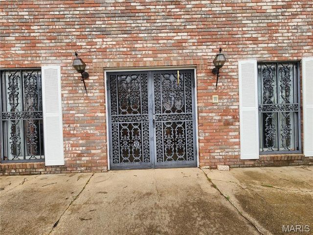 2001 Woodhaven Road, Poplar Bluff, MO 63901