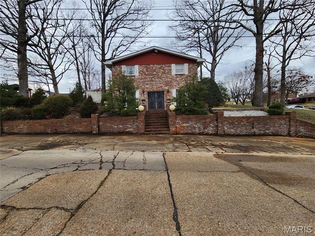 2001 Woodhaven Road, Poplar Bluff, MO 63901