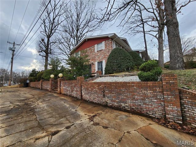 2001 Woodhaven Road, Poplar Bluff, MO 63901