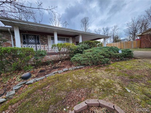 2001 Woodhaven Road, Poplar Bluff, MO 63901