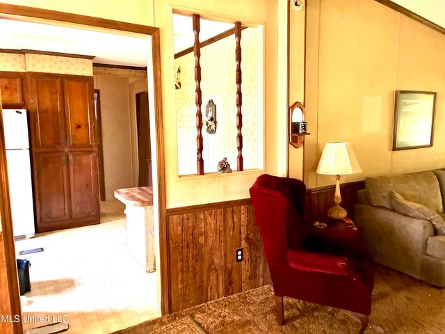 567 County Rd 465, Meridian, MS 39301