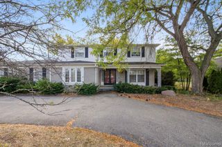 4015 Pinehurst Drive, West Bloomfield, MI 48322